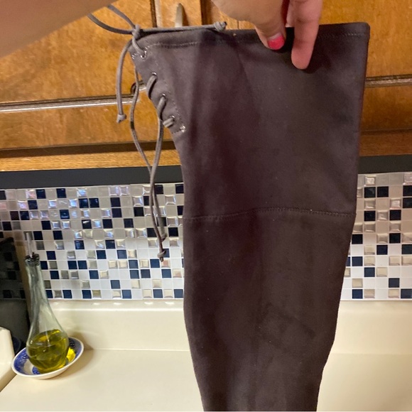 Vince Camunto TAPLEY Over the Knee Round Toe Boots Ash Brown Suede size 6 - Picture 3 of 6